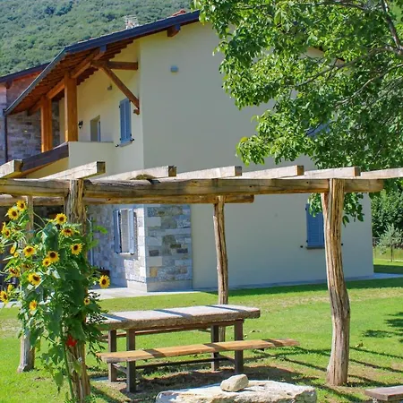 Lariano Giardino - Ferienwohnung Mit Garten Und Seeblick * Кремия